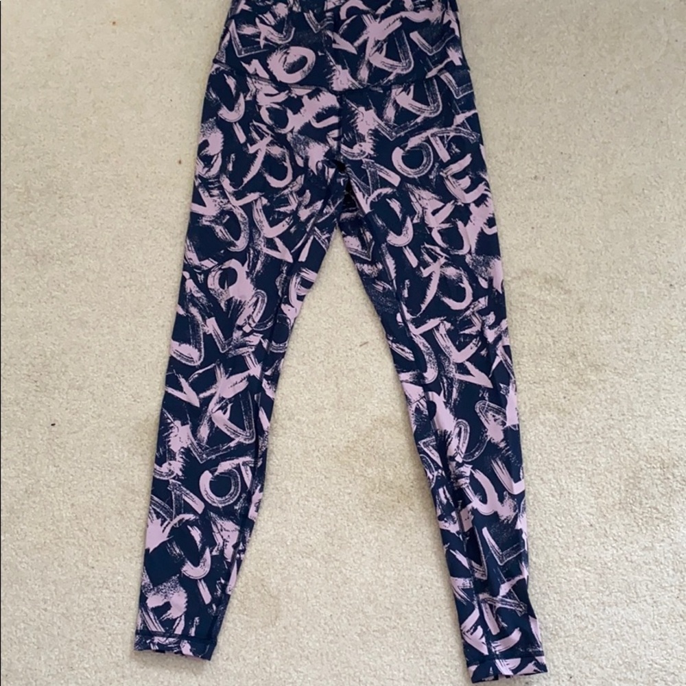 Lululemon high rise winder under graffiti